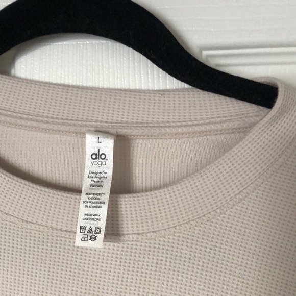 Alo Oversized Waffle Knit Longsleeve - Picture 3 of 3